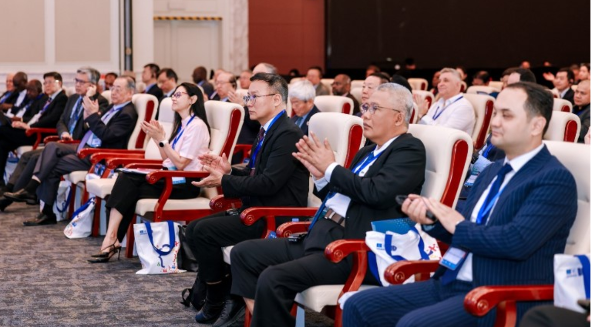 Dari AI Hingga Mobil Elektrik Otonom: Delegasi UT Selami Ekosistem Pendidikan Masa Depan di Shenzhen